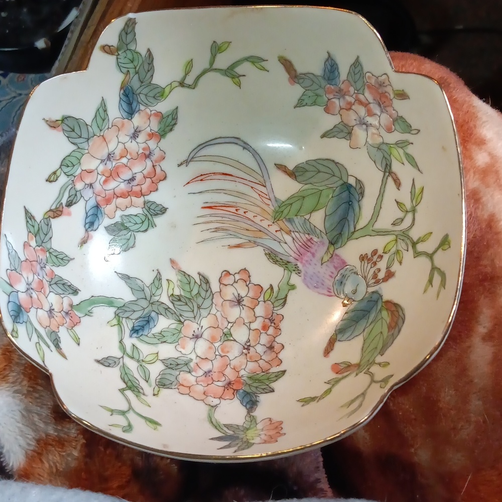 Decorative bowl